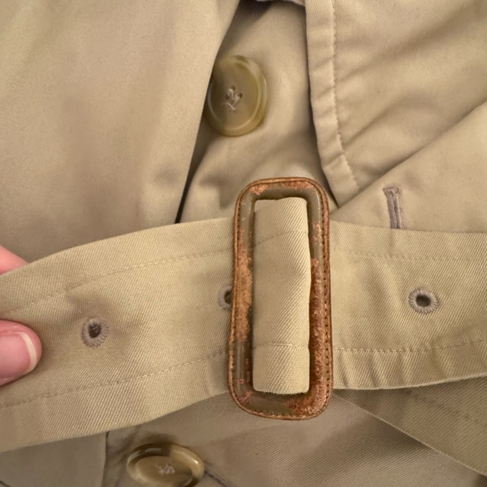 90s Burberry Beige Double-Breasted Trench Coat - Picture 5 of 11